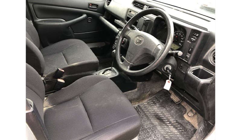 2018 Toyota Succeed image-3