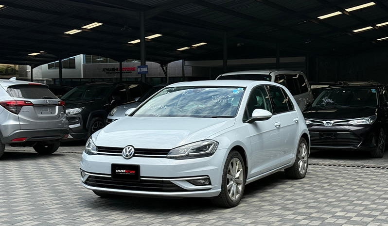 2018 Volkswagen Golf image-9