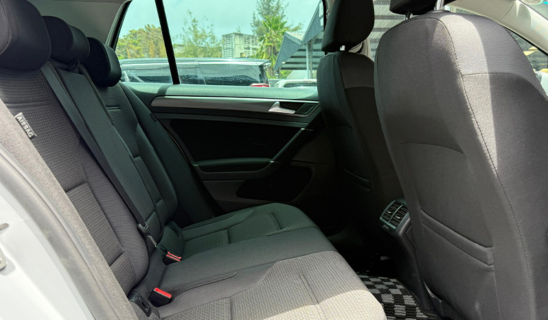 2018 Volkswagen Golf image-16