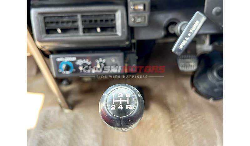1992 Nissan Civilian image-8