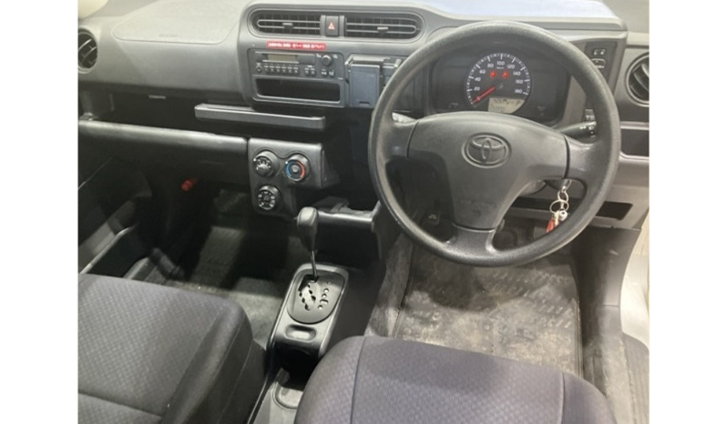 2018 Toyota Succeed image-3