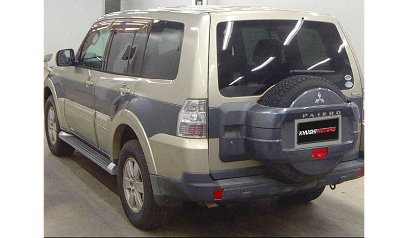 2006 Mitsubishi Pajero image-4