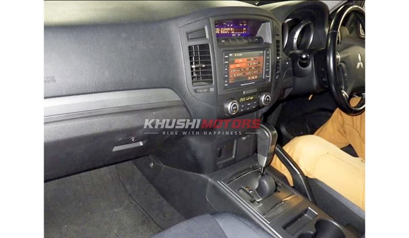 2006 Mitsubishi Pajero image-5