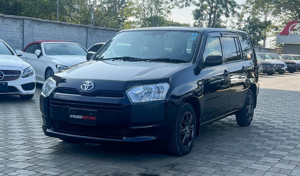 2017 Toyota Succeed UL image-3