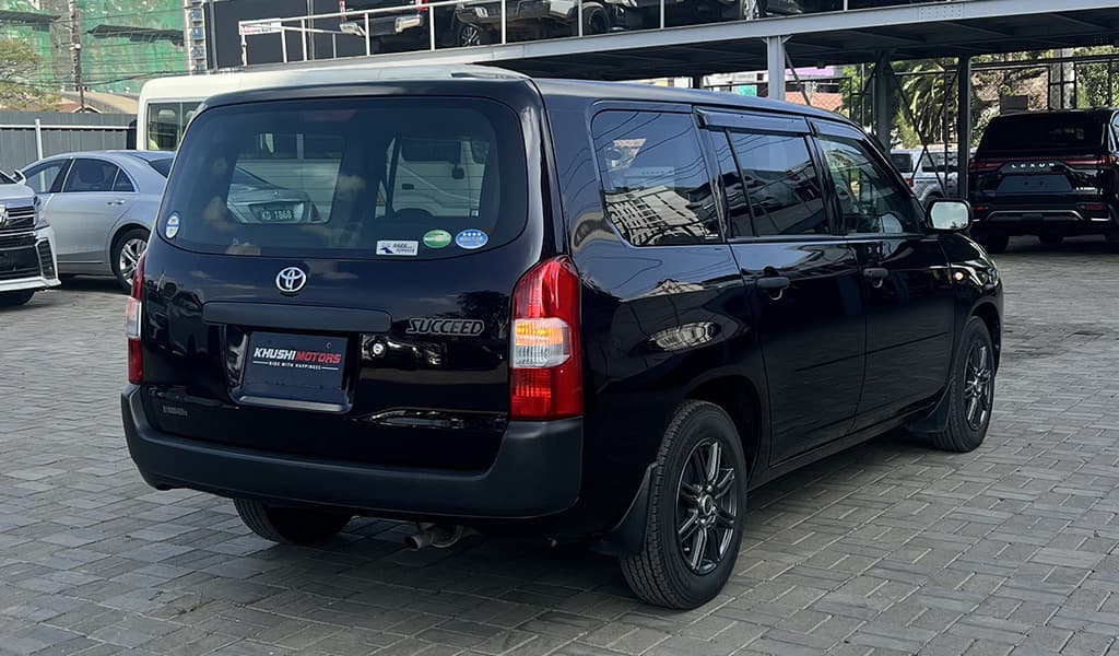 2017 Toyota Succeed UL image-5