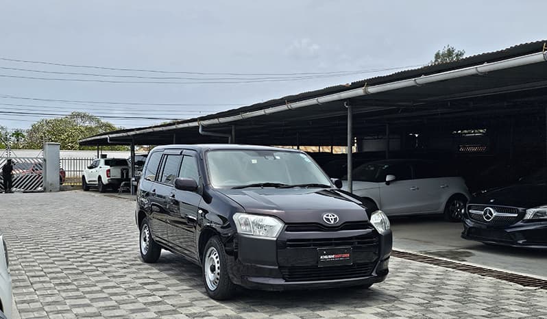 2017 Toyota Succeed UL-X image-1