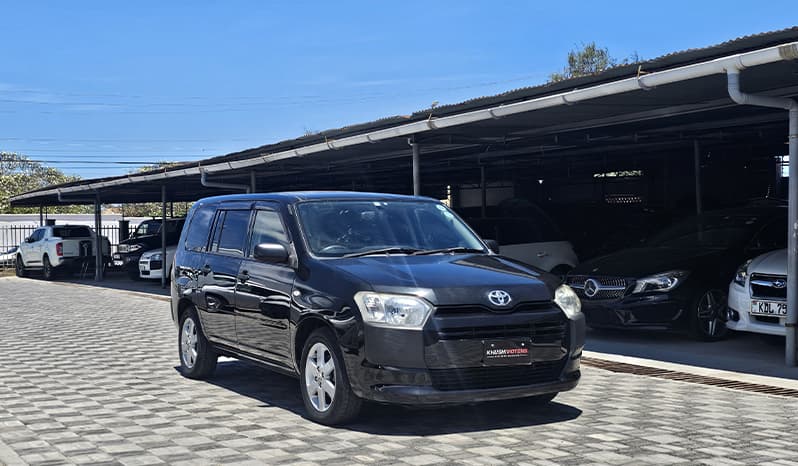 2017 Toyota Succeed U image-1