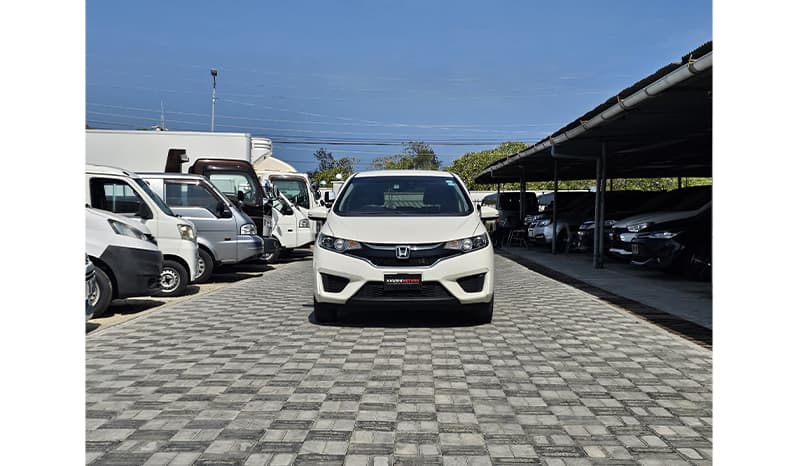 2017 Honda Fit Hybrid image-2