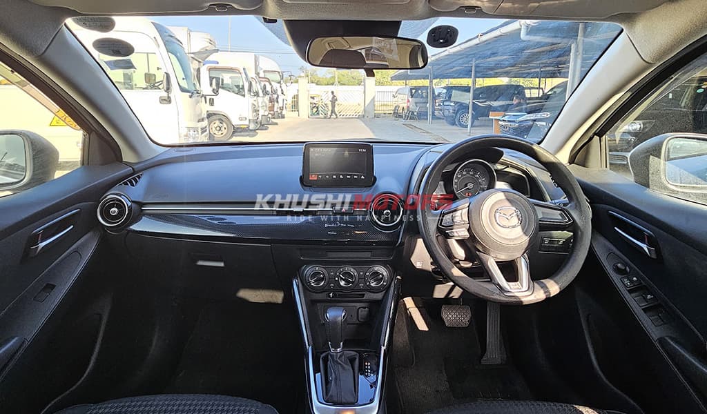 2017 Mazda Demio image-6