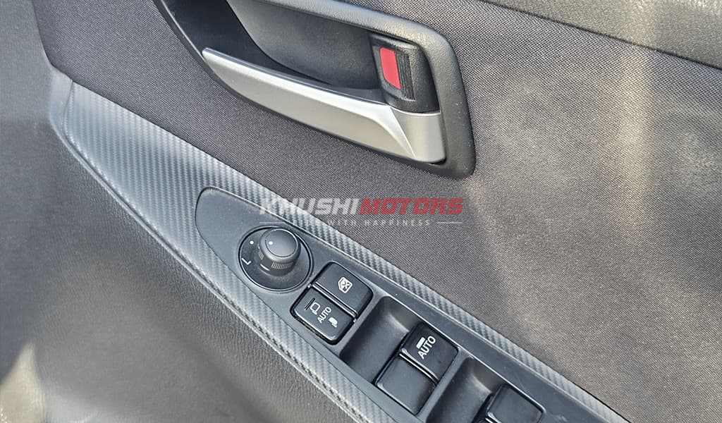 2017 Mazda Demio image-8