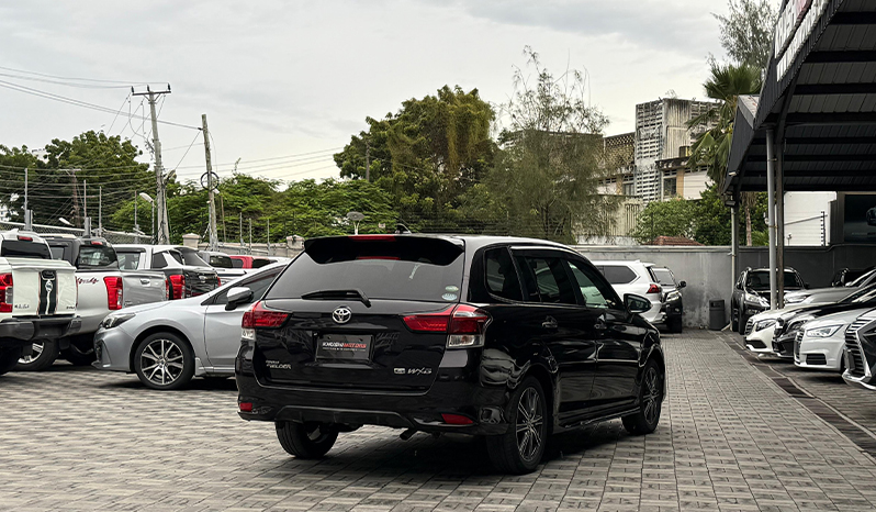 2017 Toyota Corolla Fielder image-6