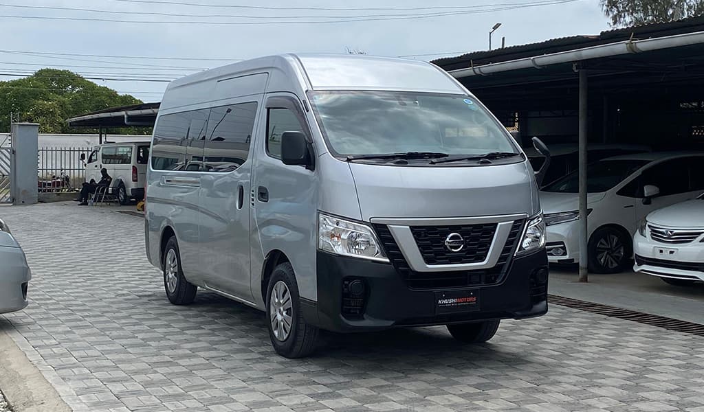 2017 Nissan Caravan 5D image-1