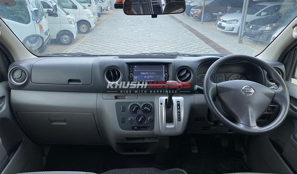 2017 Nissan Caravan 5D image-6