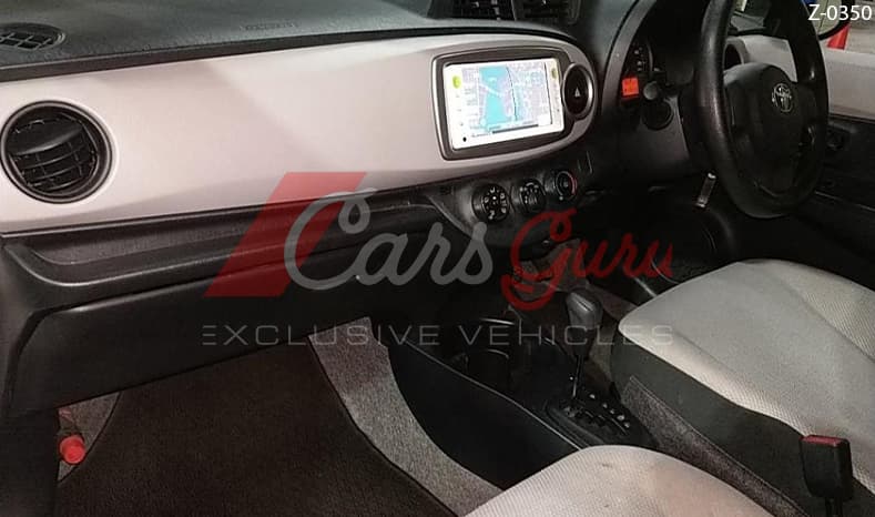 2011 Toyota Vitz image-3