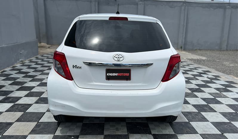 2011 Toyota Vitz image-19