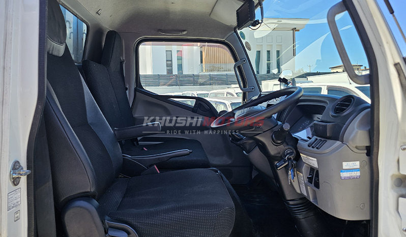 2017 Mitsubishi Fuso 3 Ton image-7