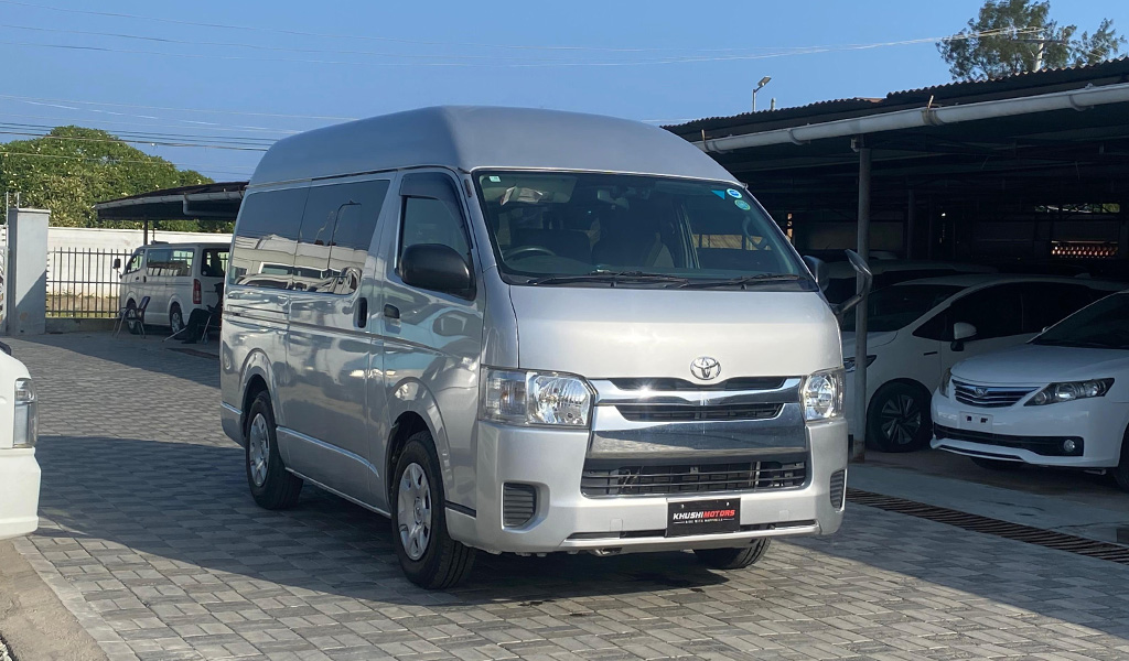 2017 Toyota Hiace DX Package image-1