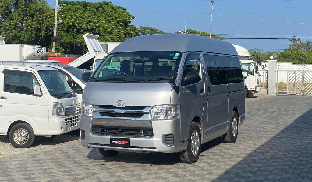 2017 Toyota Hiace DX Package image-3