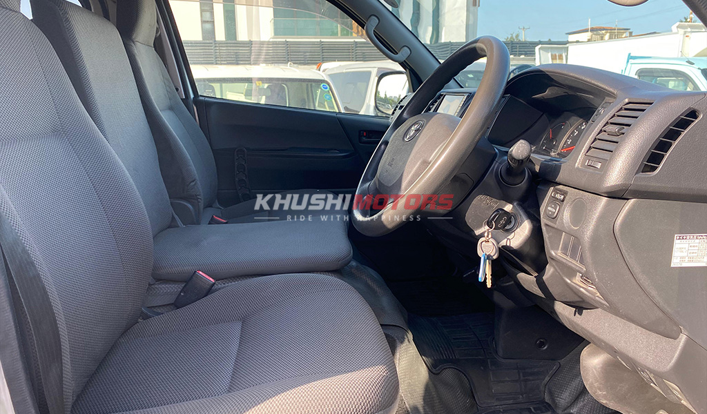 2017 Toyota Hiace DX Package image-9