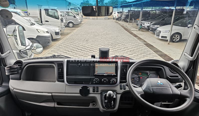 2018 Mitsubishi Fuso 2 Ton image-8