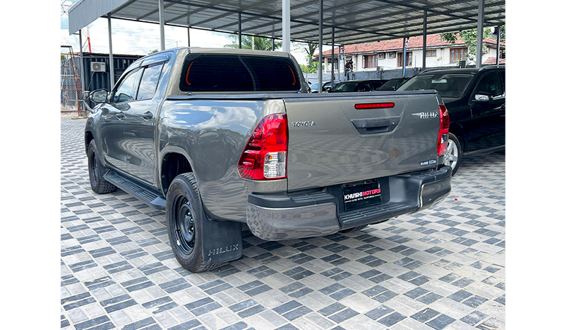 2021 Toyota Hilux image-8