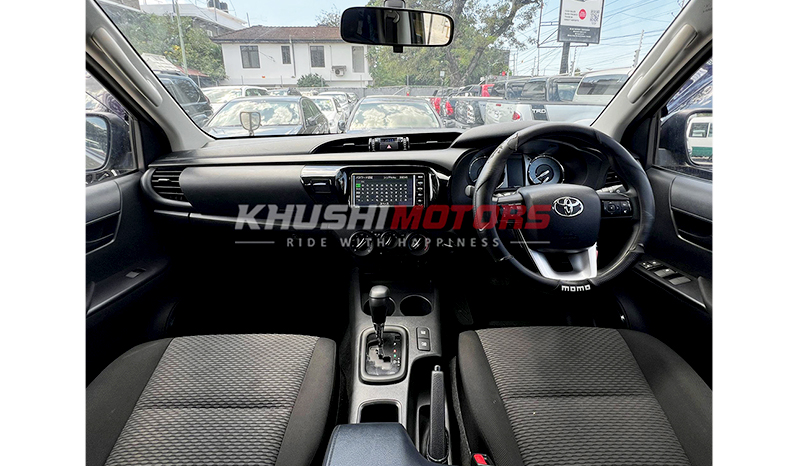 2021 Toyota Hilux image-11