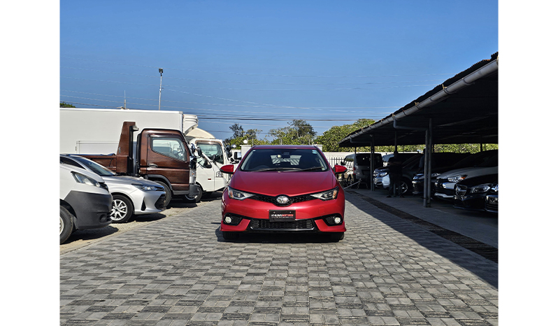 2017 Toyota Auris RS image-2