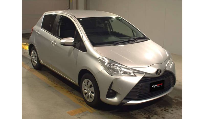 2019 Toyota Vitz F image-1