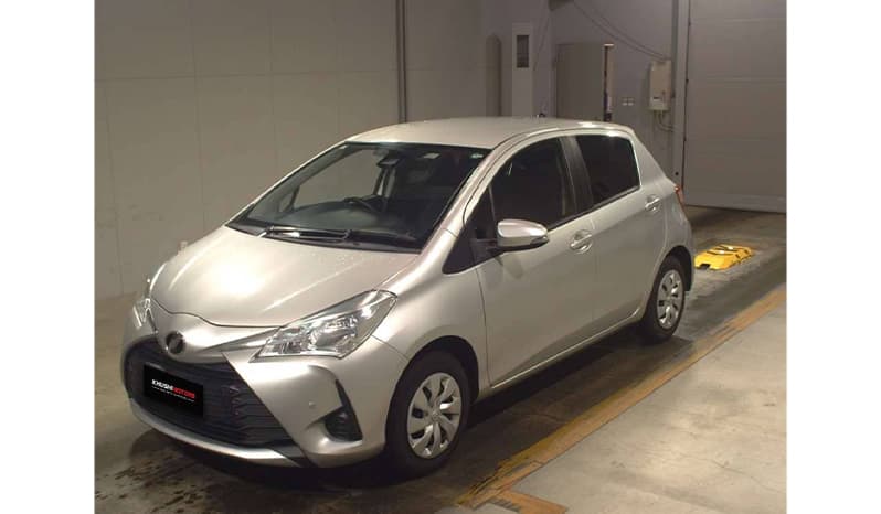 2019 Toyota Vitz F image-2