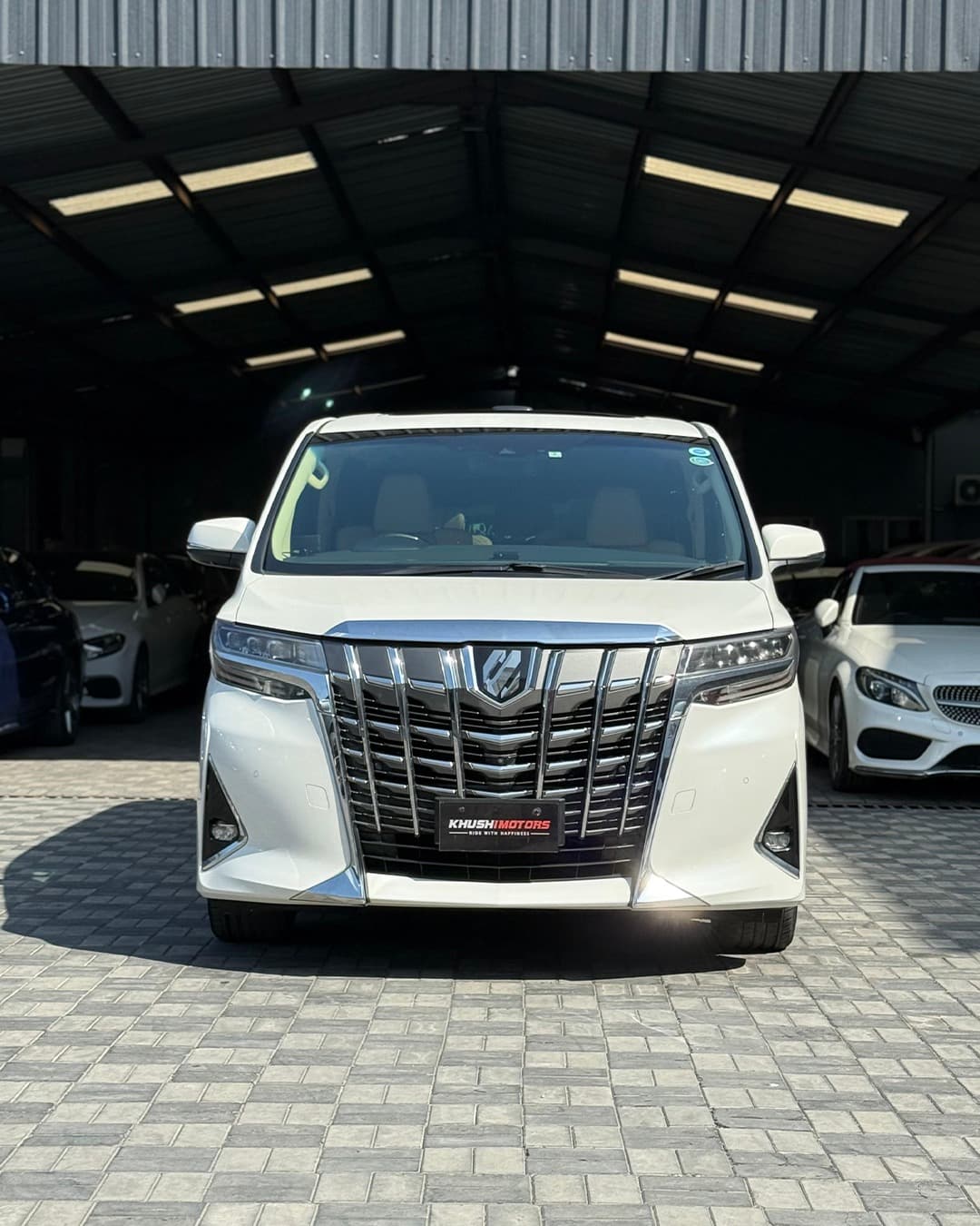 2018 Toyota Alphard image-11