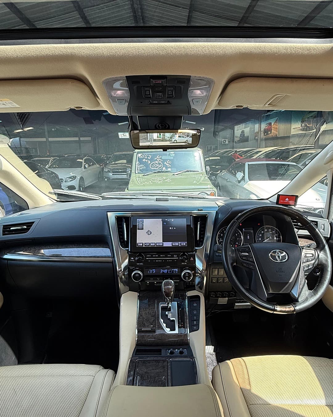 2018 Toyota Alphard image-33