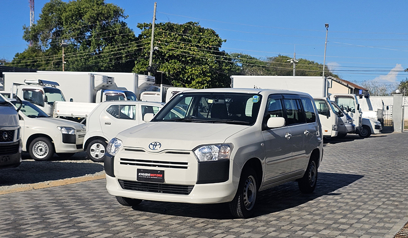 2019 Toyota Succeed TX image-3