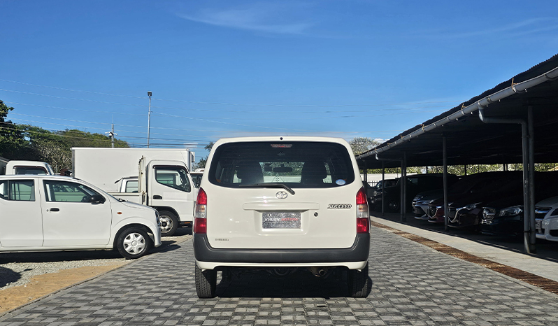2019 Toyota Succeed TX image-5