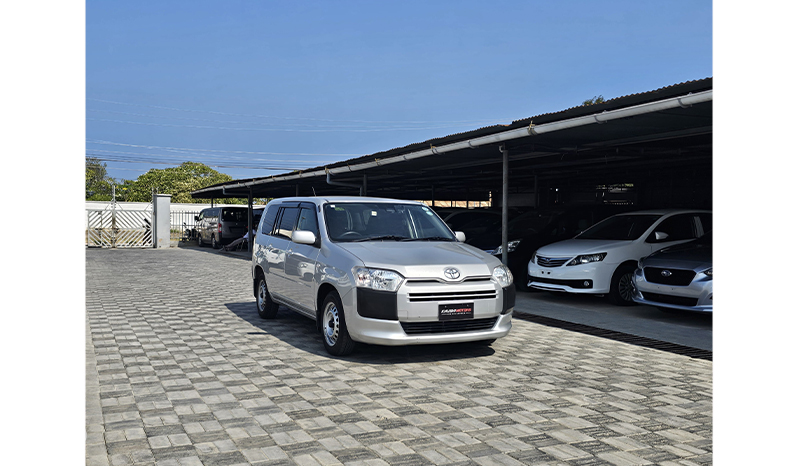 2019 Toyota Succeed UL-X image-1