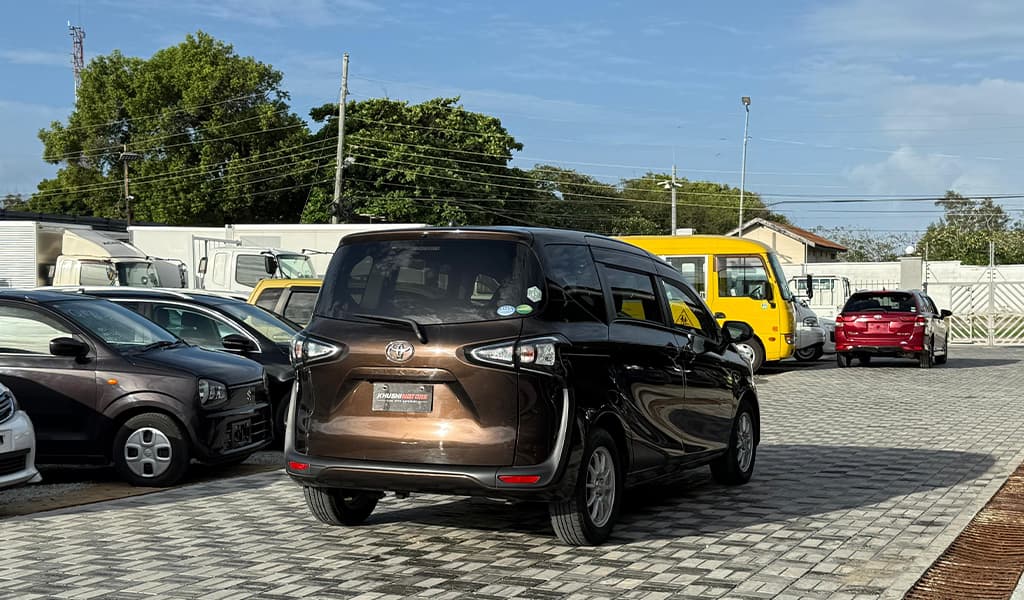 2019 Toyota Sienta Fanbase X image-14