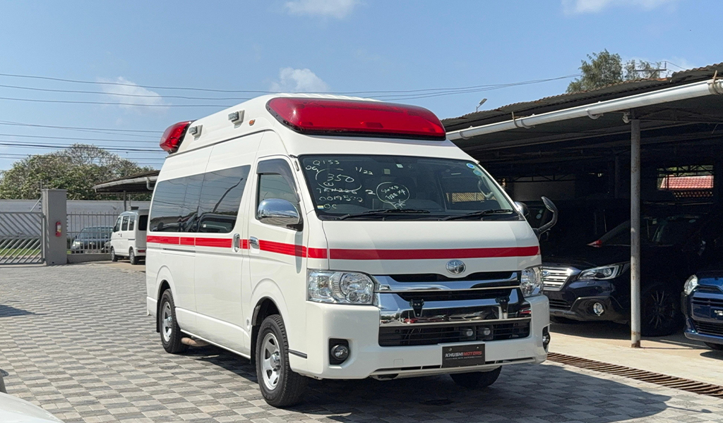 2018 Toyota Hiace Ambulance image-1