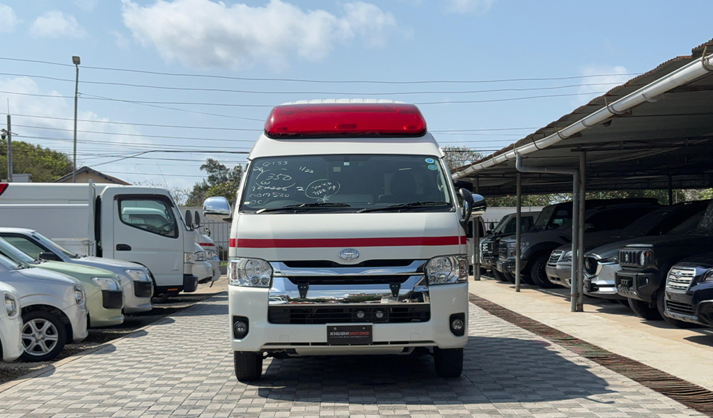 2018 Toyota Hiace Ambulance image-2
