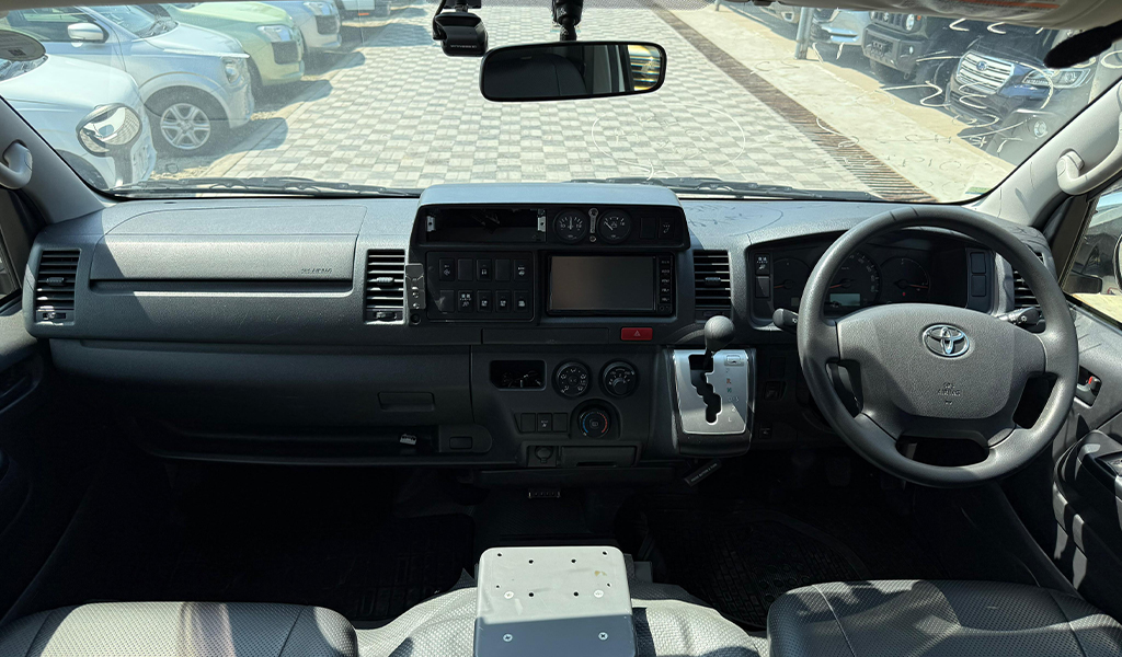 2018 Toyota Hiace Ambulance image-8