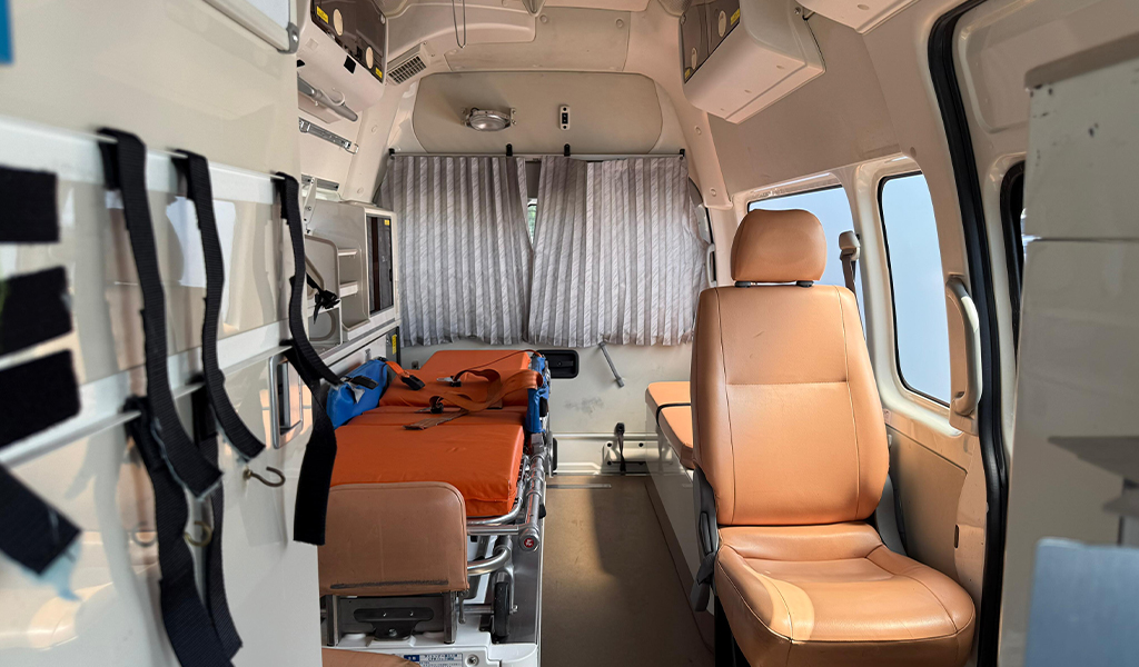 2018 Toyota Hiace Ambulance image-11