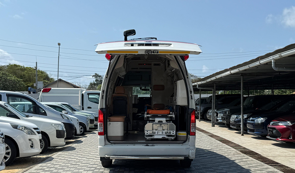 2018 Toyota Hiace Ambulance image-15