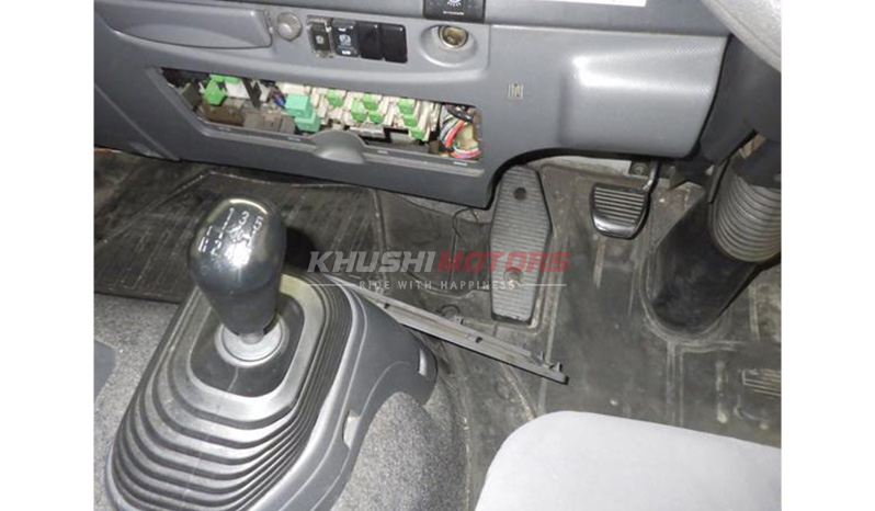 2019 Isuzu Forward 2.97 Ton image-9