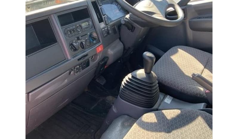 2018 Isuzu ELF Van image-3