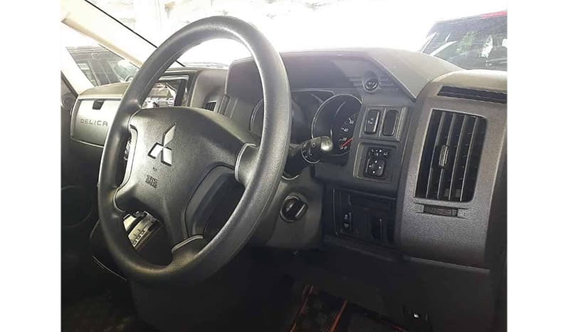 2018 Mitsubishi Delica M image-6