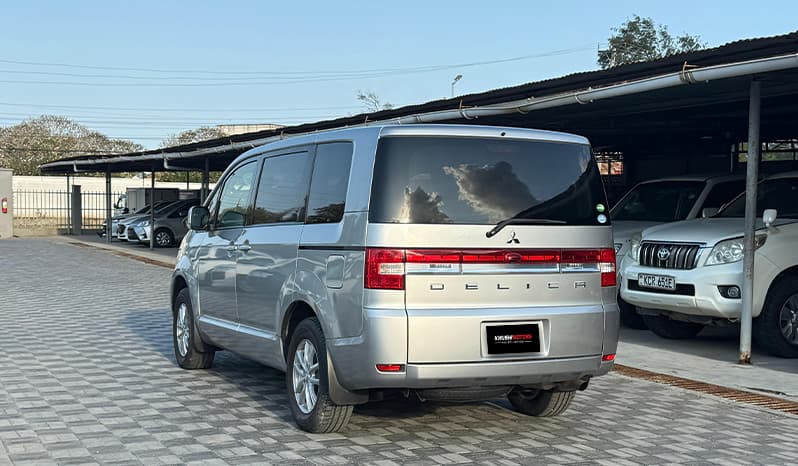 2018 Mitsubishi Delica M image-10