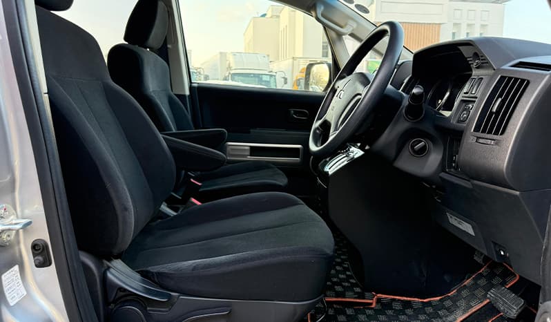 2018 Mitsubishi Delica M image-13
