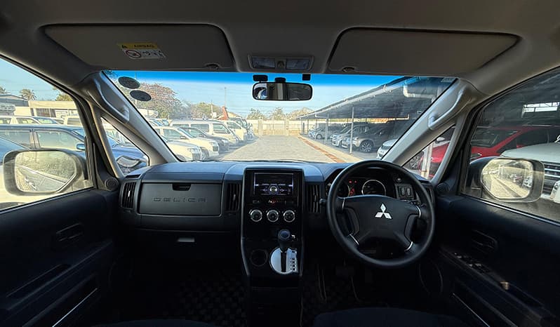 2018 Mitsubishi Delica M image-14