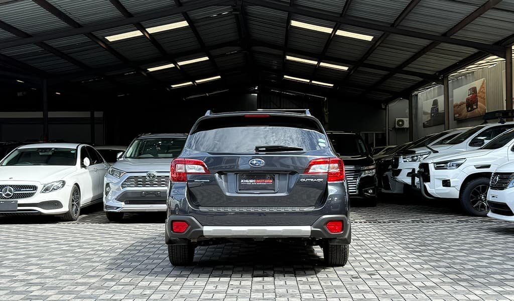 2018 Subaru Outback Limited image-10