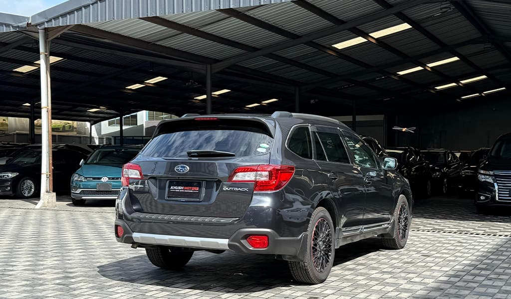 2018 Subaru Outback Limited image-11