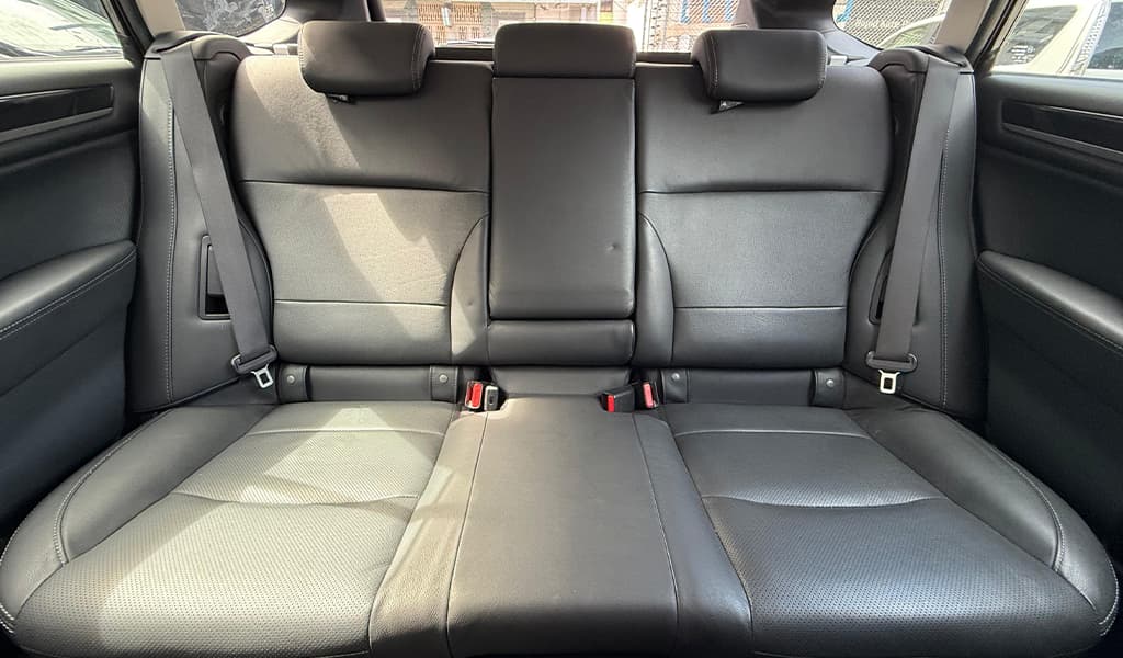 2018 Subaru Outback Limited image-16