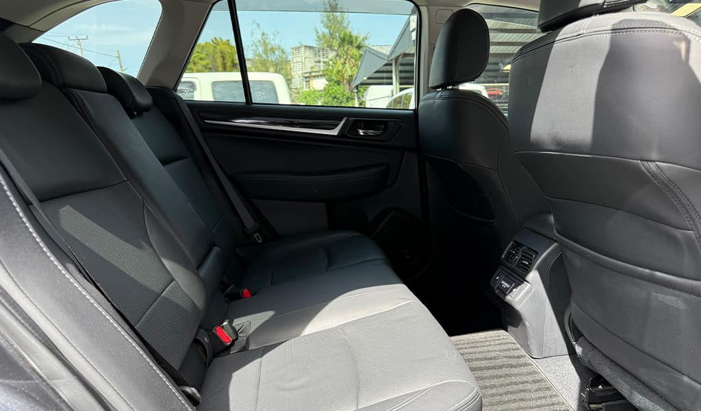 2018 Subaru Outback Limited image-17